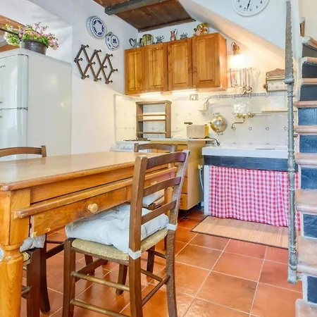 Stunning In Διαμέρισμα Mezzanego