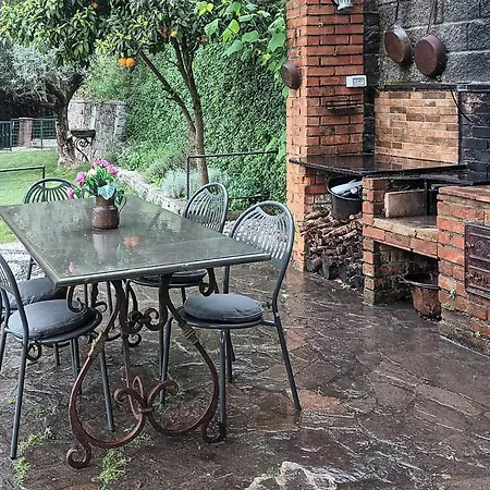 1 Bedroom Lovely Apartment In Mezzanego Apartman