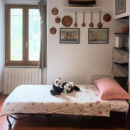 Apartman 1 Bedroom Lovely Apartment In Mezzanego Mezzanego
