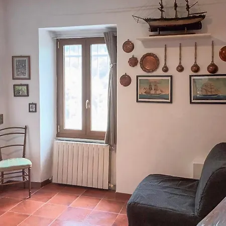 Apartman 1 Bedroom Lovely Apartment In Mezzanego *